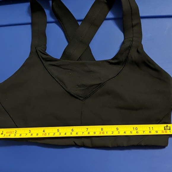 Lululemon/ Under Armour lot sports bras - Picture 9 of 10
